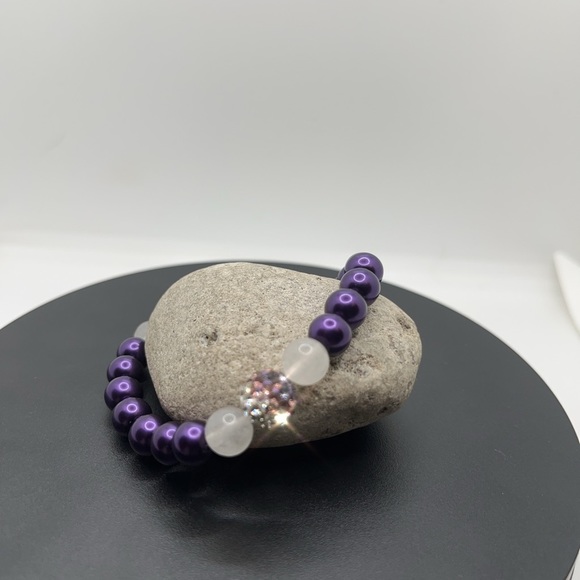 🌸 Handcrafted Purple Beaded Stretch bracelet - Picture 5 of 8